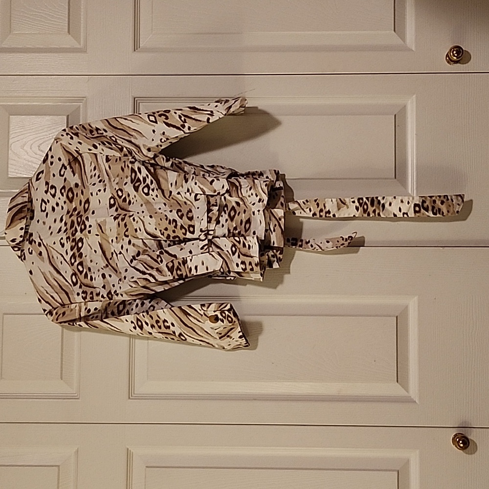 Accessorizing jacket - Picture 2 of 4